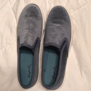 Slip ons